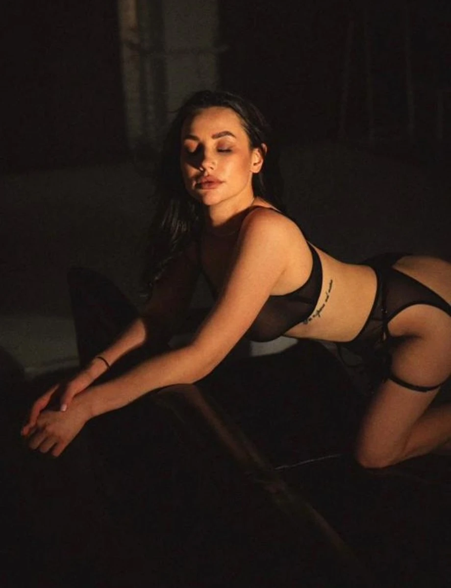 Anna escort à Paris