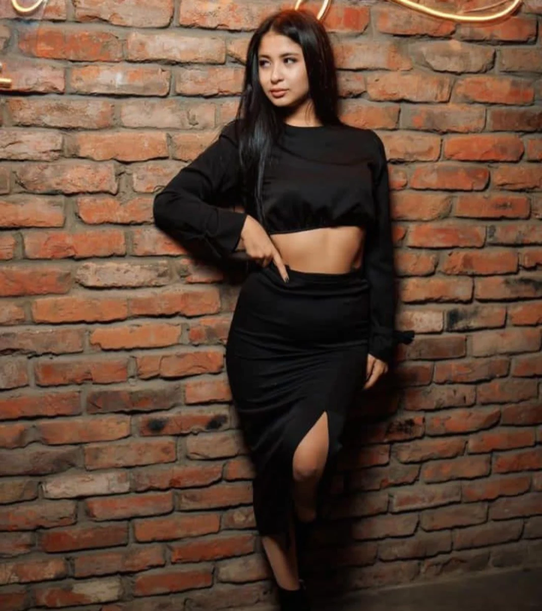 Arya escort à Paris