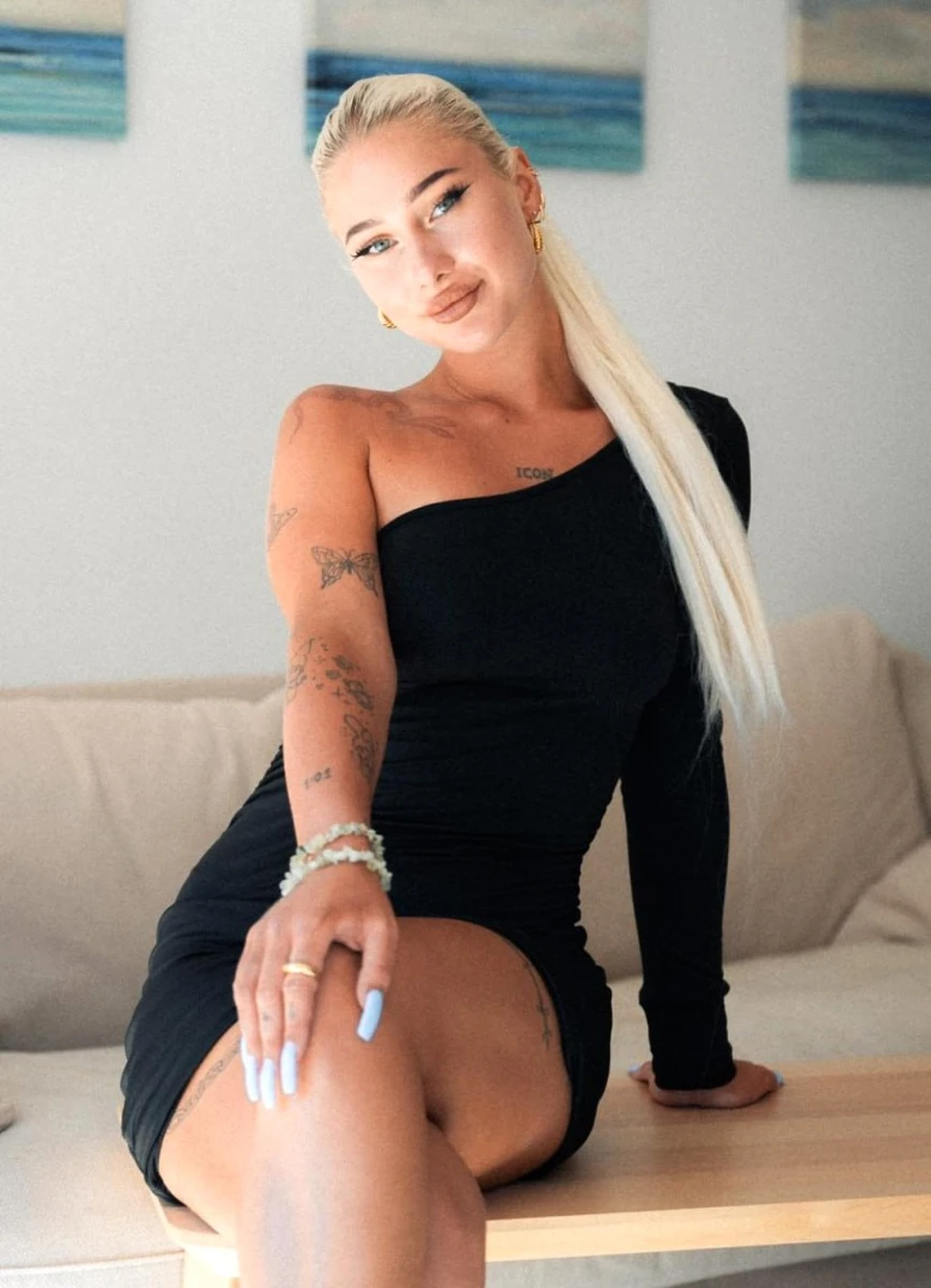 Elina escort à Paris