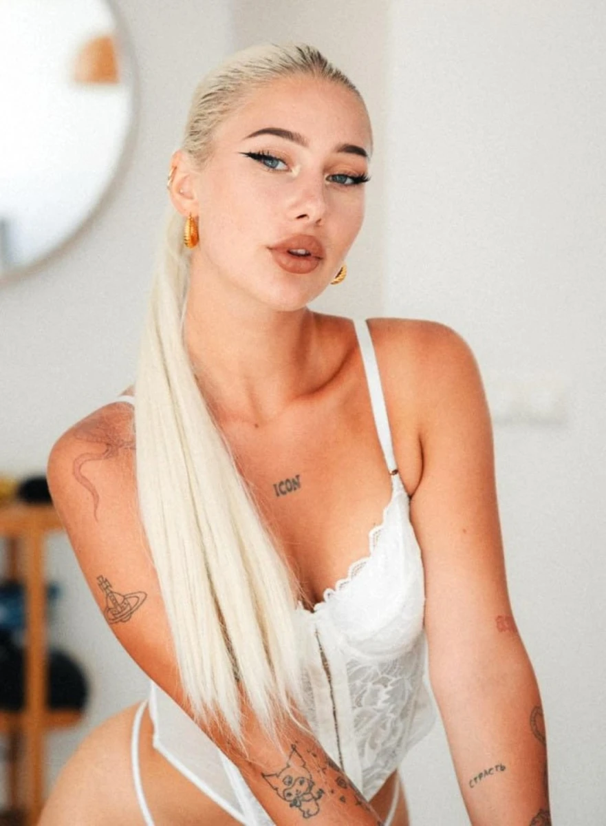 Elina escort à Paris