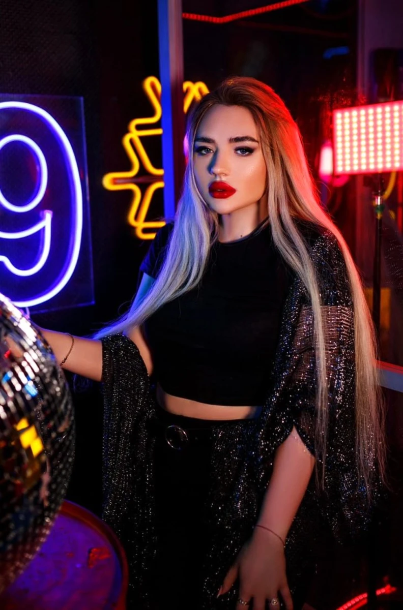 Inessa escort à Paris