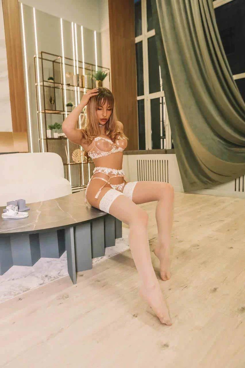 Lika escort in Paris