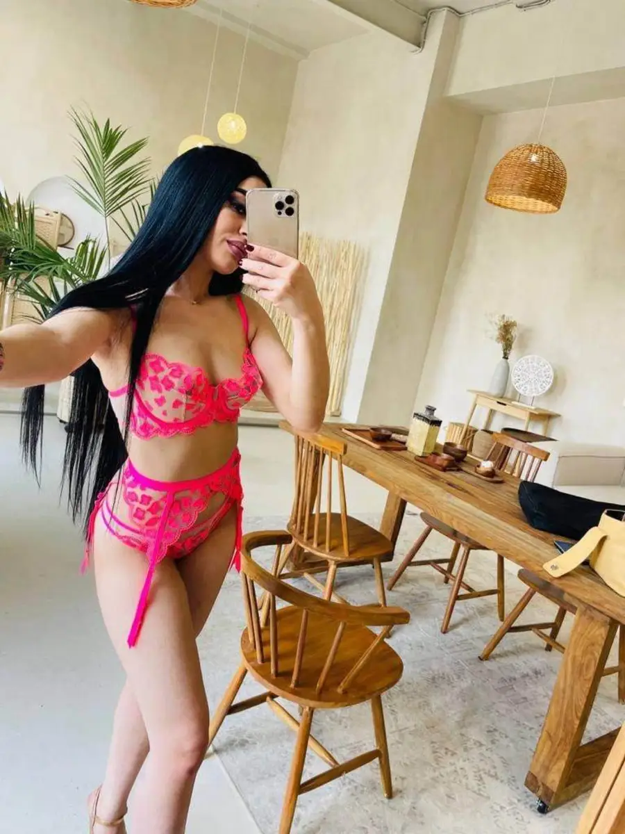 Samira escort à Paris