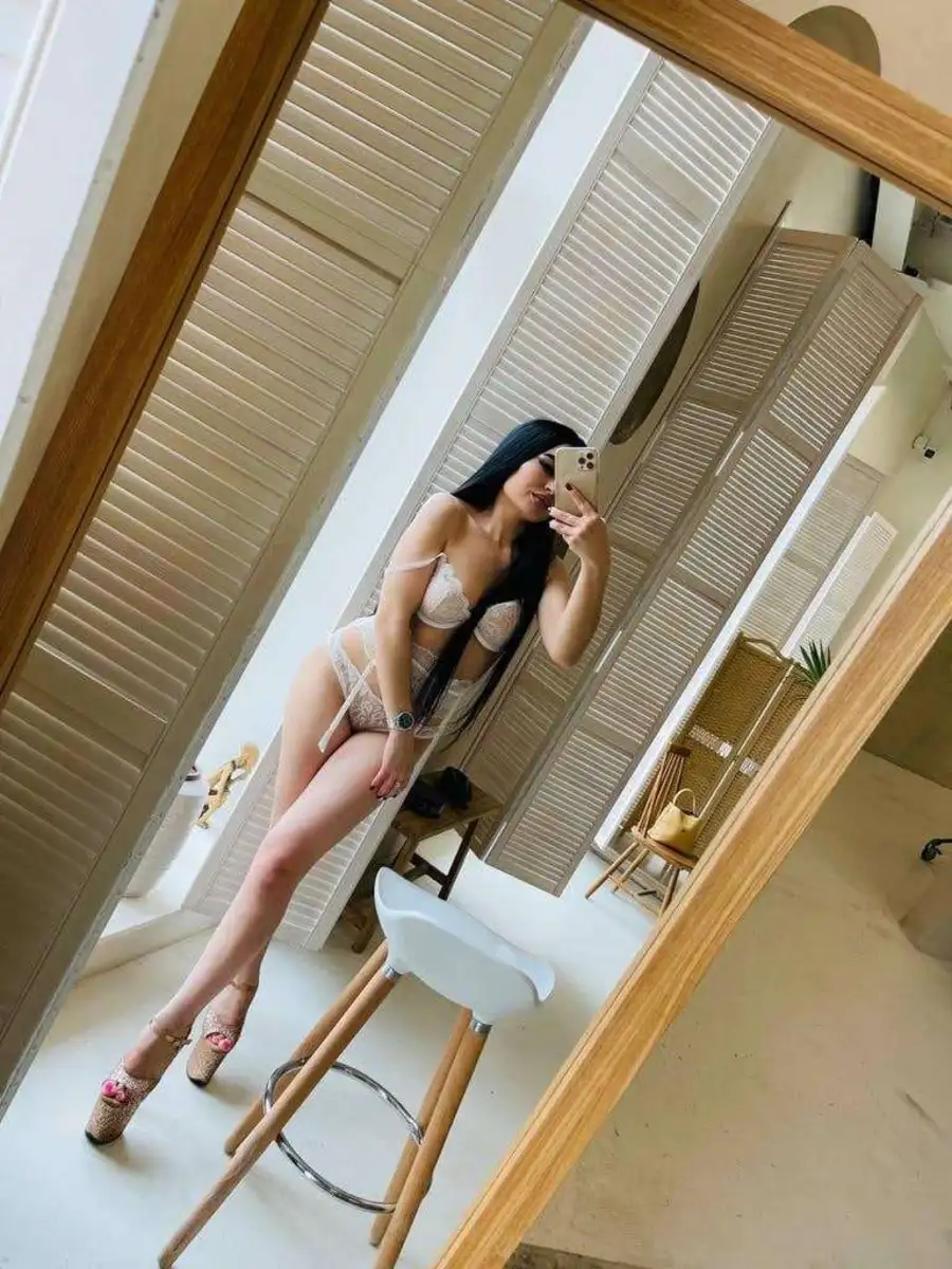 Samira escort à Paris